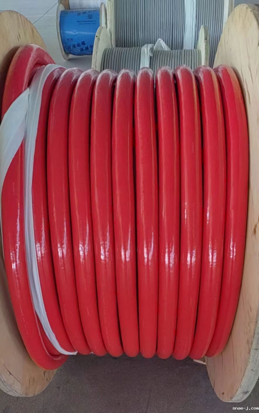 16775695668125.jpg 特种电缆3.jpg